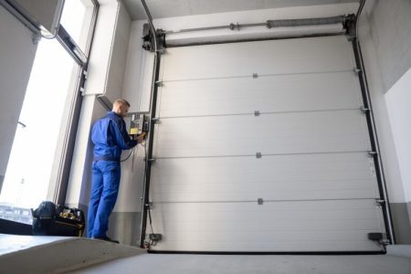 imgi_53_commercial-overhead-garage-door-repair-service-miami-768x512